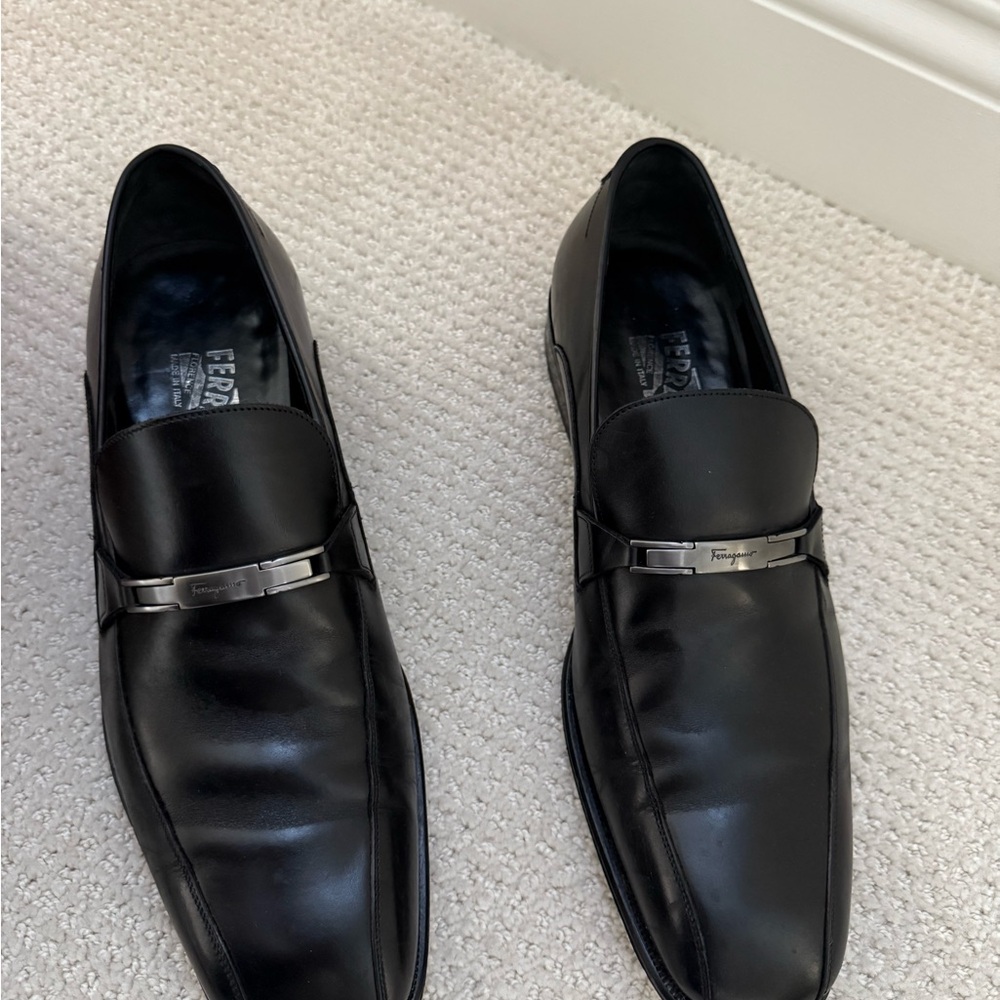 Salvatore Ferragamo Men's Black Leather Loafers